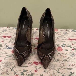 IC COLLECTION Black and Brown Snakeskin Heels